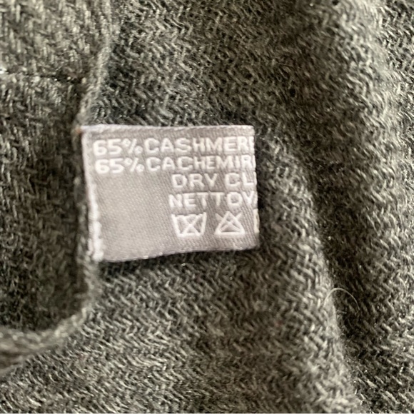 Evelyne Prelonge Faux Fur and Cashmere Square Stole or Shawl - Picture 8 of 8